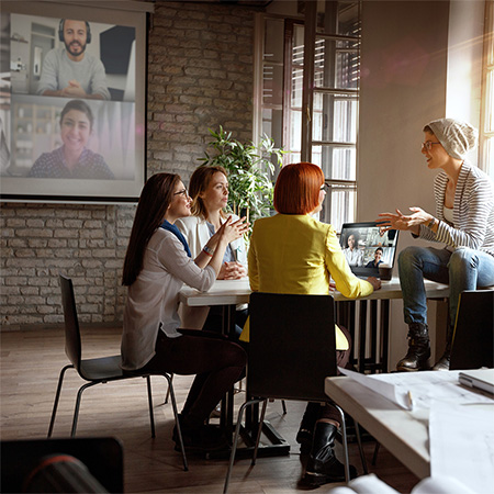 Crestron Adds Wireless Conferencing to AirMedia Technology to Support in-Office and Remote Work 